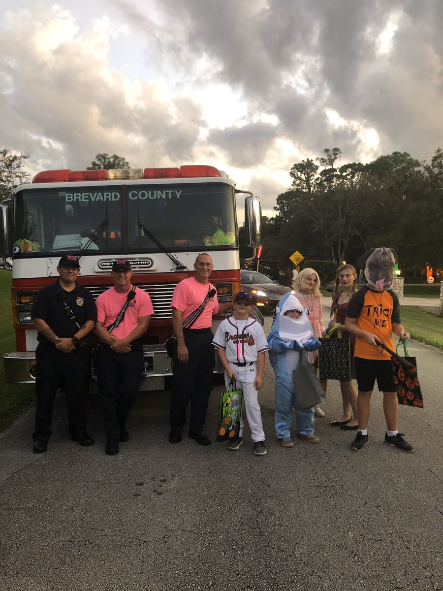 BCFRpio's tweet photo. #BCFR Engine 87 out and about this #Halloween in the Bear Creek Subdivision in #Valkaria tonight. Stay safe! #BrevardsBravest #Halloween2019 https://t.co/VUKMtq61wy
