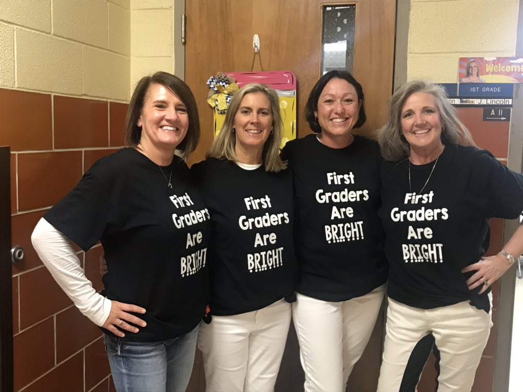 ChristyTeach1's tweet photo. First graders are BRIGHT!! Love my first grade team! #glowdayfun #washwildcats https://t.co/8icwqLjPJi