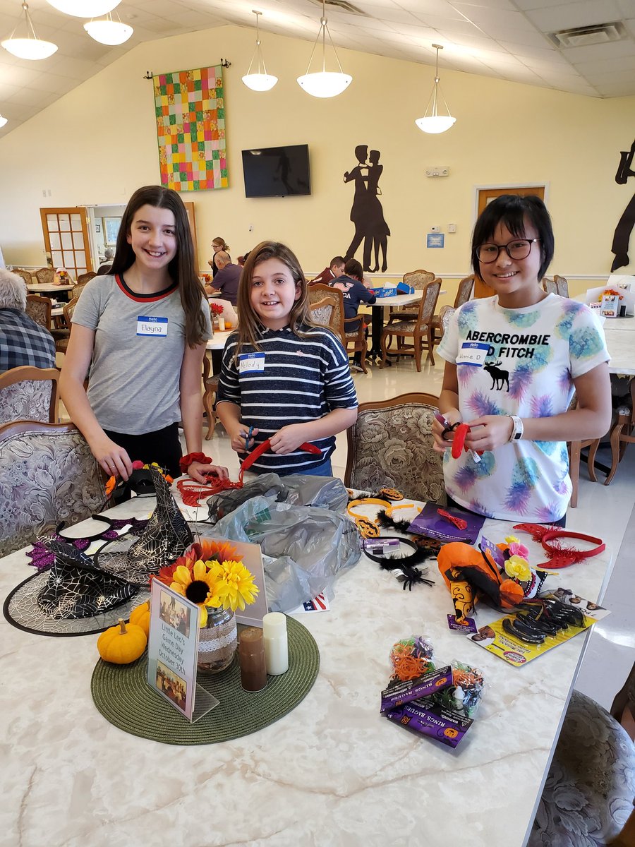 Little_Leos's tweet photo. We had a blast at Senior Center Game day! We played games and prepared costumes sent by the Leos club for Halloween!  Happy Halloween from the Little Leos club! #HowardRocks #WBwildcats https://t.co/xNTWxUQeUr