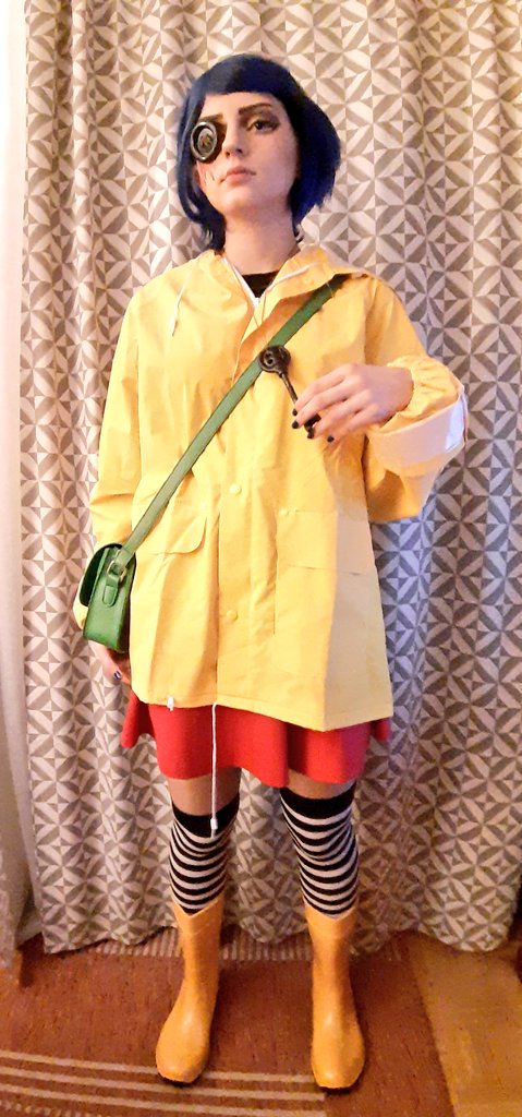 DTibuti's tweet photo. Coraline from Madrid. Feliz Halloween @neilhimself @UtaNyoko https://t.co/7i7CLe5P0z