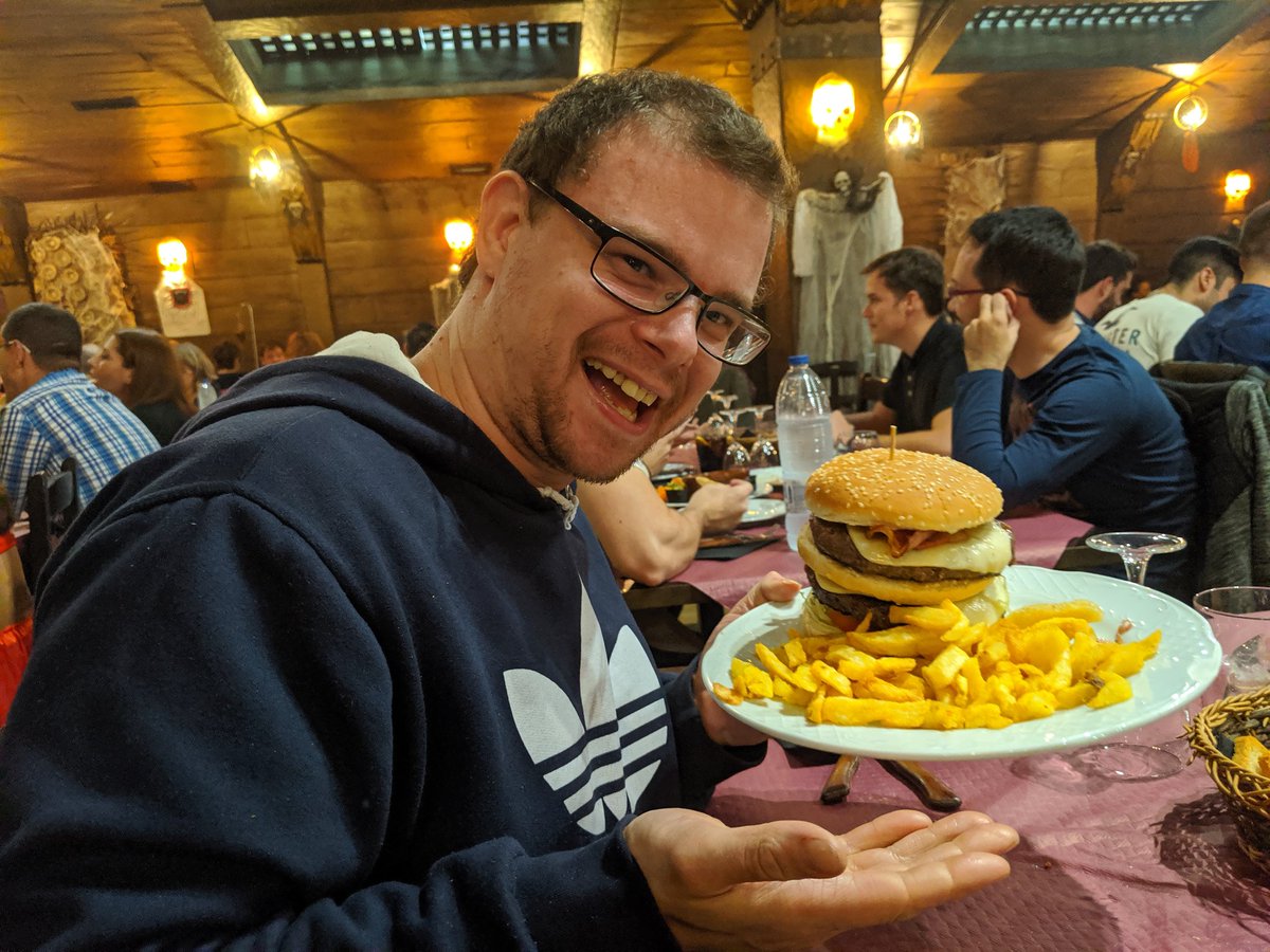 Que aproveche <a href="/DanPoz89/">Dani</a> , espero que esté buena. Luego dices que te echamos a perder los demás 😂🤣😂🤣