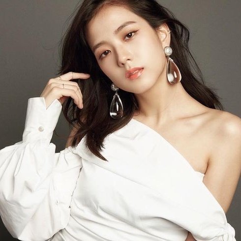 B00NEZ's tweet photo. -> our model made some photos today...[⭐] #𝐉𝐈𝐒𝐎𝐎 https://t.co/CL4i1kLIfM