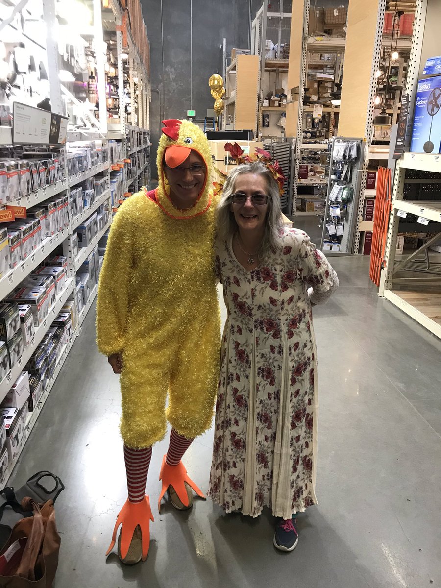 BonnieJKoerner's tweet photo. Halloween!    When you love what you do, you will never work a day in your life. #PacNorthProud #wenotme643 @sean_john5 @NestorM0643 @twylaroberson17 @MiguelS07665812 @btrotter64 https://t.co/vmoKhfcKy4