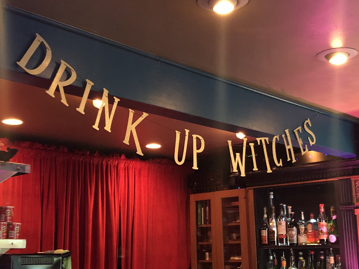 MountBakerCC's tweet photo. Need an escape from trick or treaters? Mount Baker’s The Elk is strictly 21 and over! https://t.co/mCcHs5MSsr