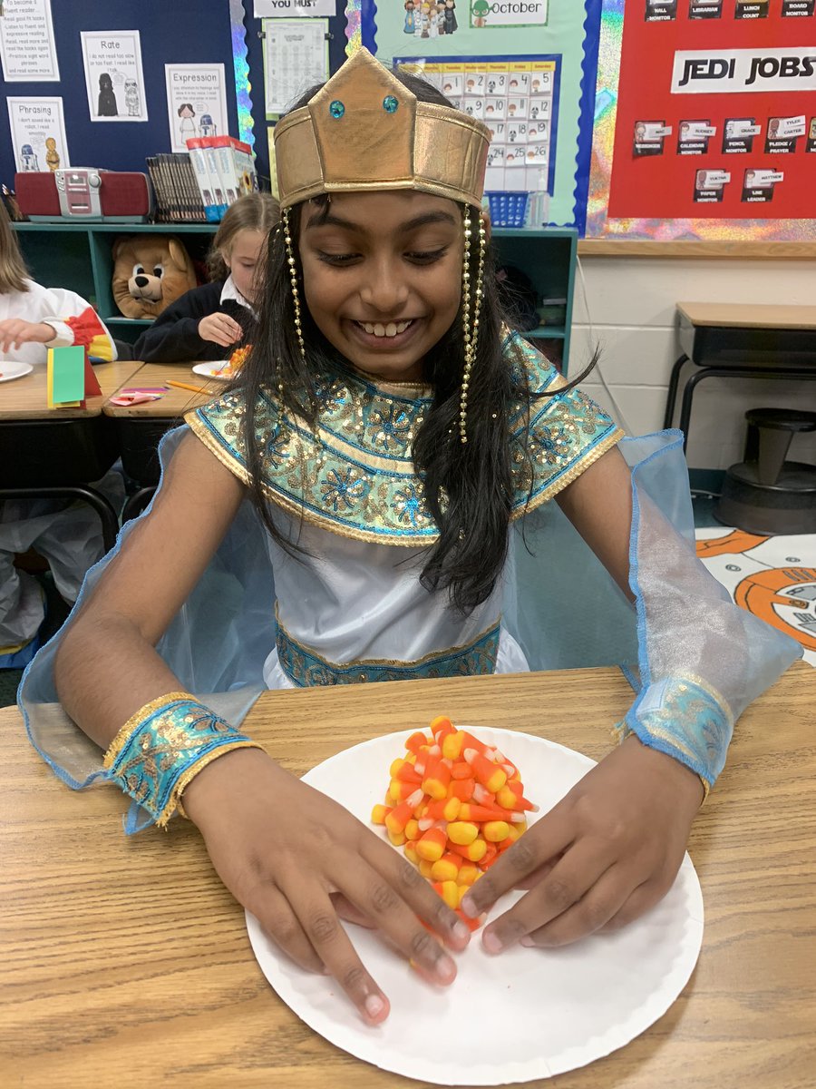 McGrane3rdClass's tweet photo. Halloween STEM fun! Creating candy corn towers! 🎃@McGrane3rdClass @ash1818 https://t.co/DQidIeqtam