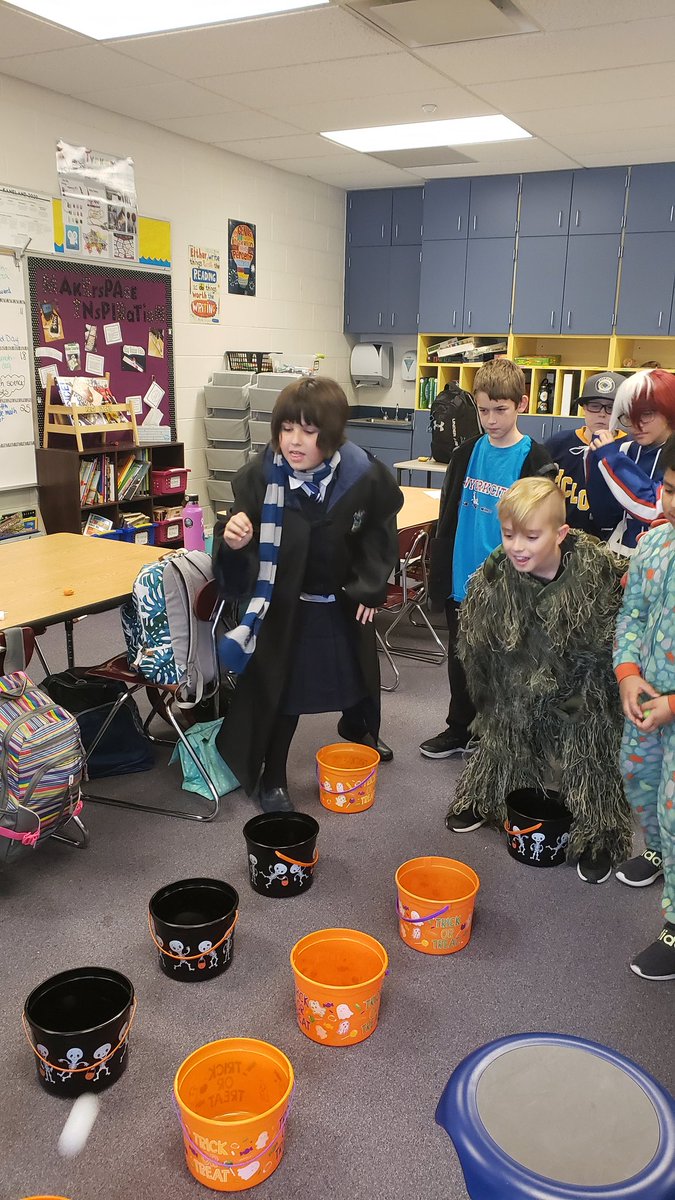 MrsEickman11's tweet photo. Halloween fun today https://t.co/W6M5rUOFhG