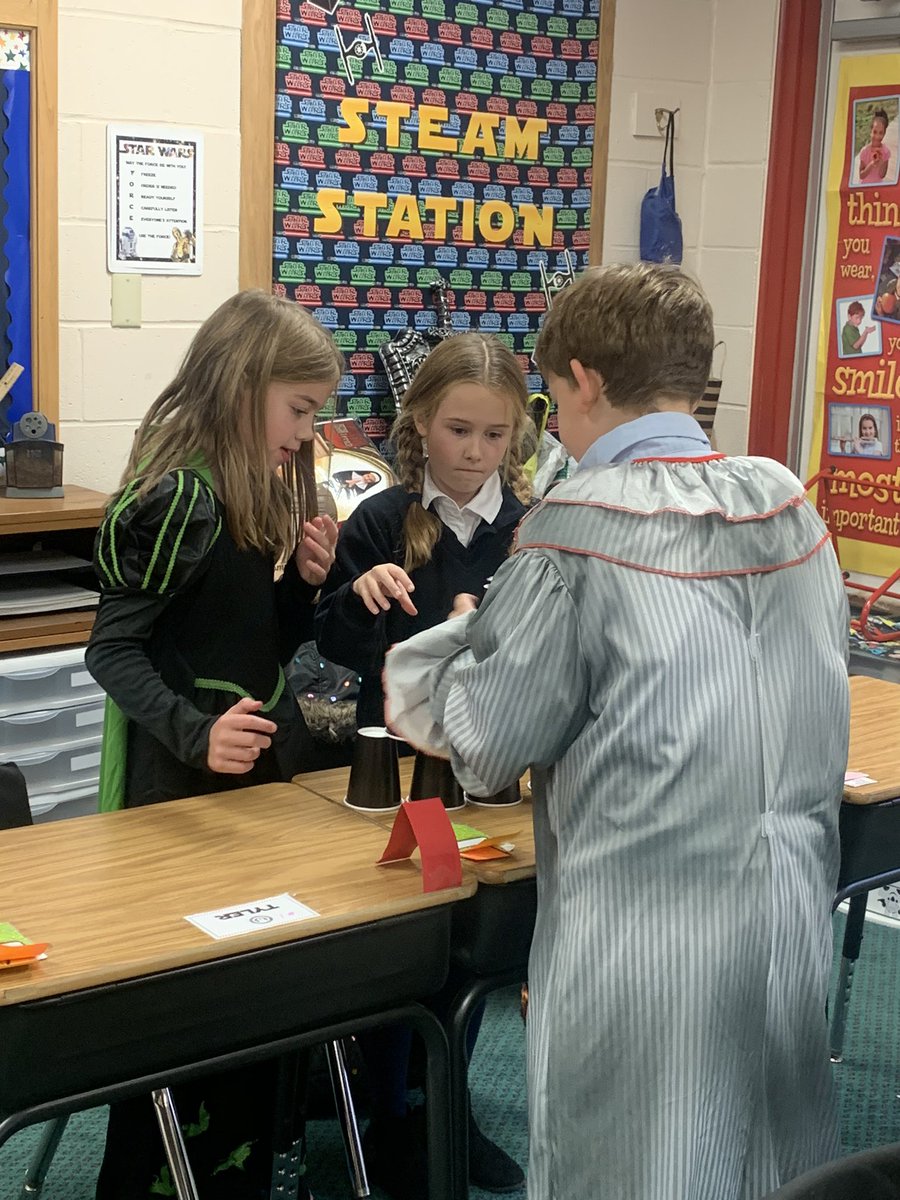 McGrane3rdClass's tweet photo. Halloween Party Fun! 👻🎃@McGrane3rdClass @ash1818 https://t.co/Wz2p6EKxYK