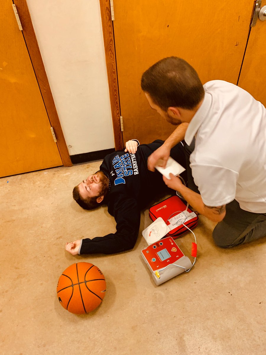 isuathltraining's tweet image. Grateful for another opportunity to collaborate and learn w @IndStateCHHS Ctr for Sports Med &amp;amp; Performance. Special Thanks to @cburt105 #DroppingKnowledge #EBP #CriticalReview