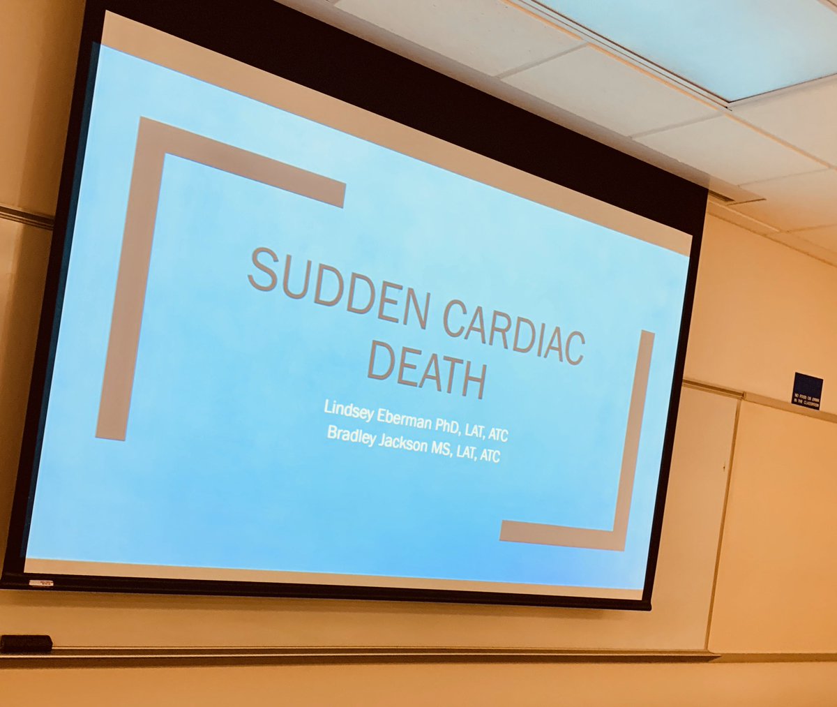isuathltraining's tweet image. Grateful for another opportunity to collaborate and learn w @IndStateCHHS Ctr for Sports Med &amp;amp; Performance. Special Thanks to @cburt105 #DroppingKnowledge #EBP #CriticalReview