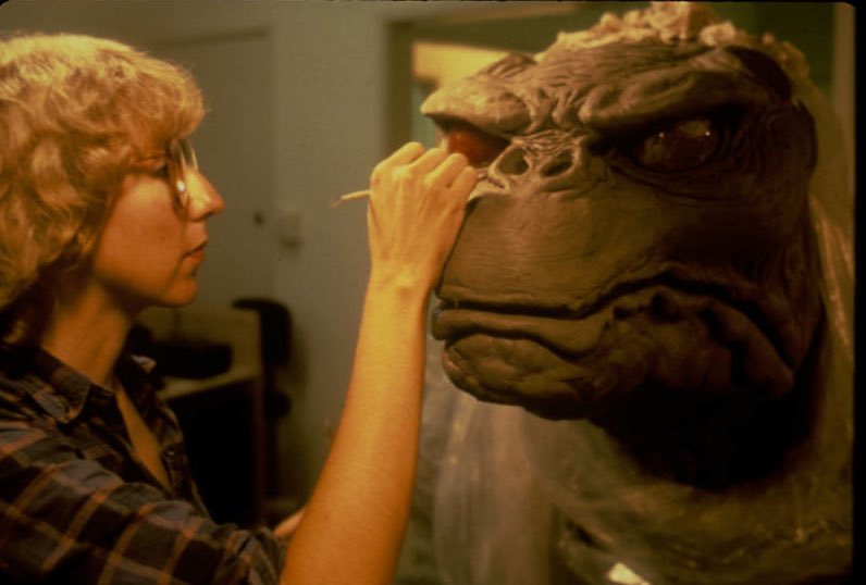 JeffreyShreck's tweet photo. βAlright, who brought the dog?β
Such an insanely awesome #Halloween surprise to opened a box containing a urethane/foam 1st-generation casting Terror Dog head from @Ghostbusters.
This thing is HUGE & the details are simply stunning!
@JasonReitman #BossStudios
#GhostbustersMuseum https://t.co/skCmUbRtYP