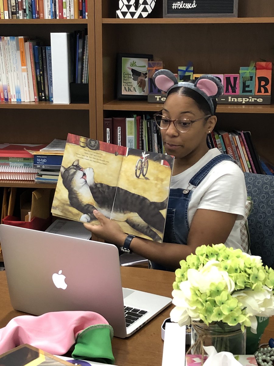 DericaTurner's tweet photo. I love a dress day but more than that, I looove a good book!!! When my loves collide it makes for a great day! #GreatDayofReading #RedRibbonWeek2019 #MyAPLife https://t.co/iZP56NBkuC