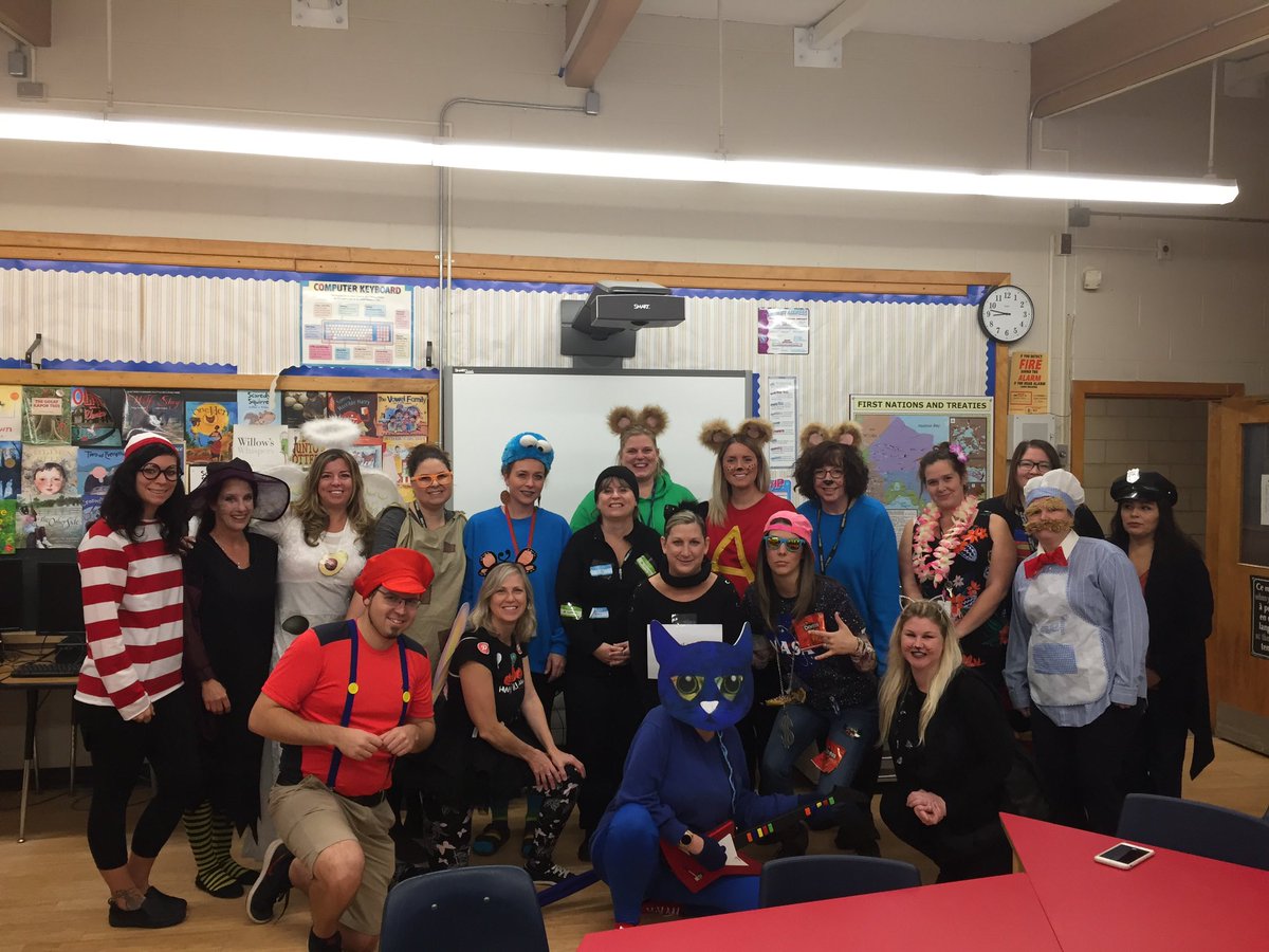 MrsCorriganGE's tweet photo. Happy Halloween from @GreenbrierScho1 🎃. #walkingpuns #candyrapper #HappyHalloween https://t.co/hIqf2BNvZQ