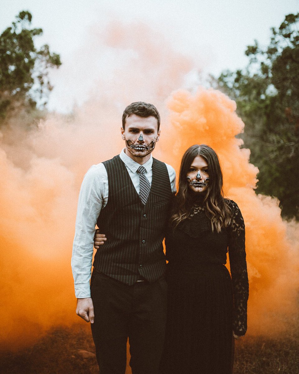 keepkynd's tweet photo. HAPPY HALLOWEEN! 💀🖤 https://t.co/E5gzNRmsBf