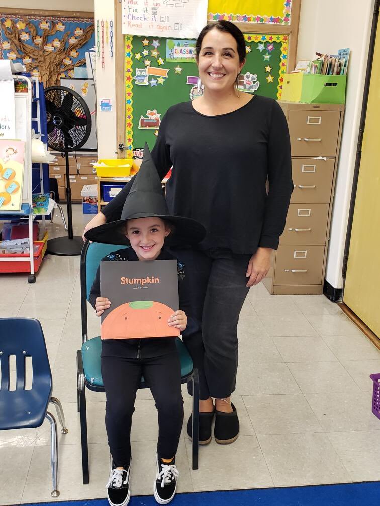 jbarca15's tweet photo. We had a special visitor for Lily’s Star Student Week ! Thank you for the special Halloween treats!@5thAveSchool https://t.co/DZ5ilb69xU
