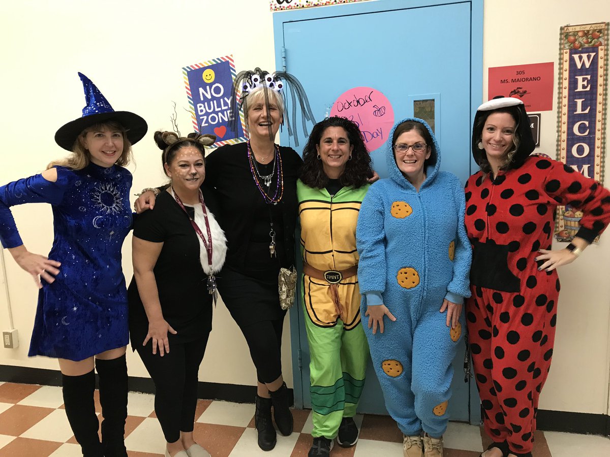 MrsLanglois7's tweet photo. This is how WBMS does Halloween 3rd floor ladies love to show school spirit !!! @WestBroadwayMS https://t.co/9IGU89GuRs