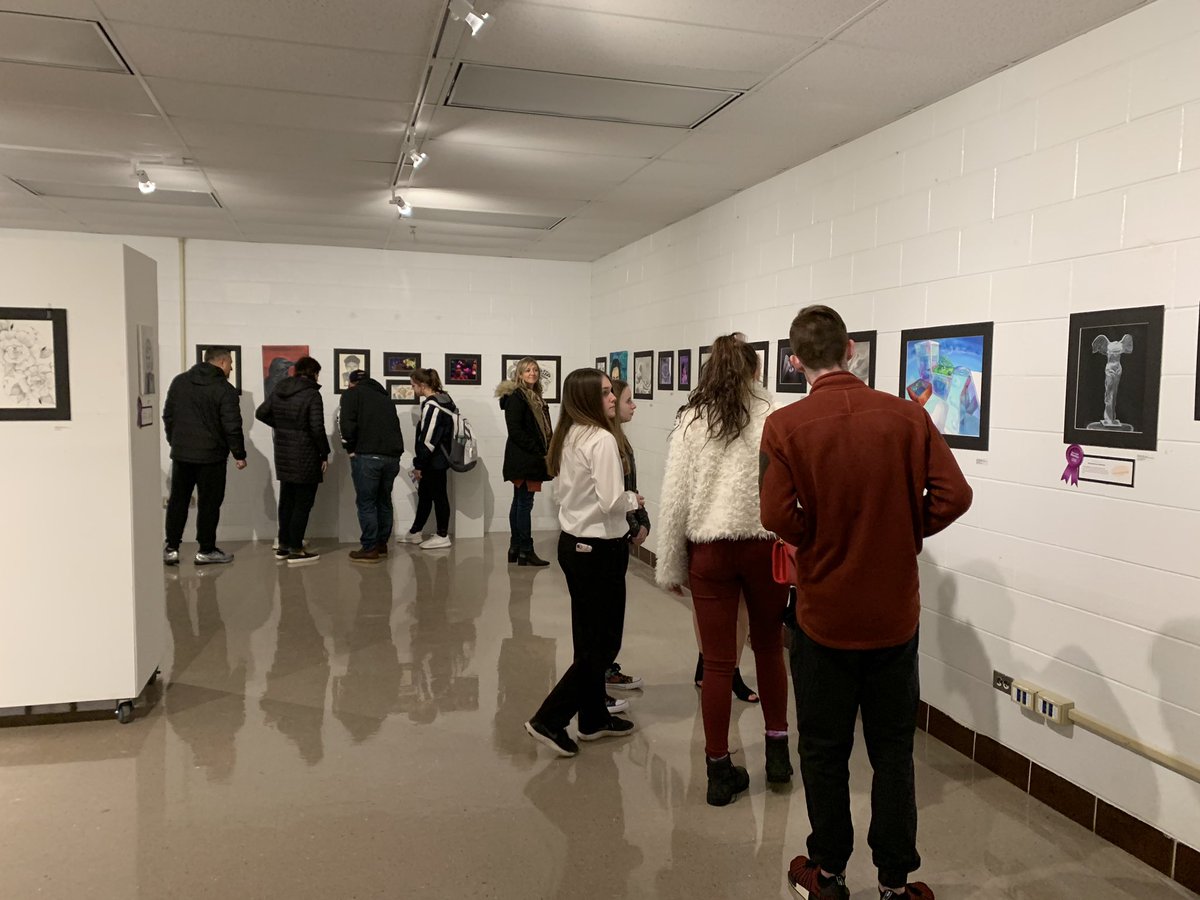 MrHennebry_lhs's tweet photo. Awesome turnout, thanks to all who attended the first night of the “Illuminated” art exhibit! Come by tomorrow and Saturday 5:45-6:45! #gallery306 #golemont @LHS210Jeglinski @MrsIdell_lhs210 @MrNommoLemont https://t.co/8N3uHkNY3A