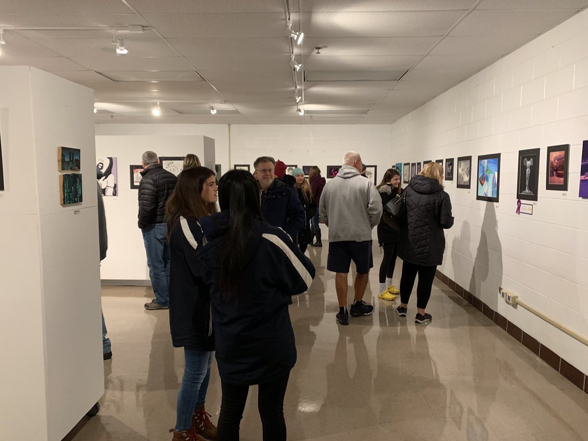 MrHennebry_lhs's tweet photo. Awesome turnout, thanks to all who attended the first night of the “Illuminated” art exhibit! Come by tomorrow and Saturday 5:45-6:45! #gallery306 #golemont @LHS210Jeglinski @MrsIdell_lhs210 @MrNommoLemont https://t.co/8N3uHkNY3A