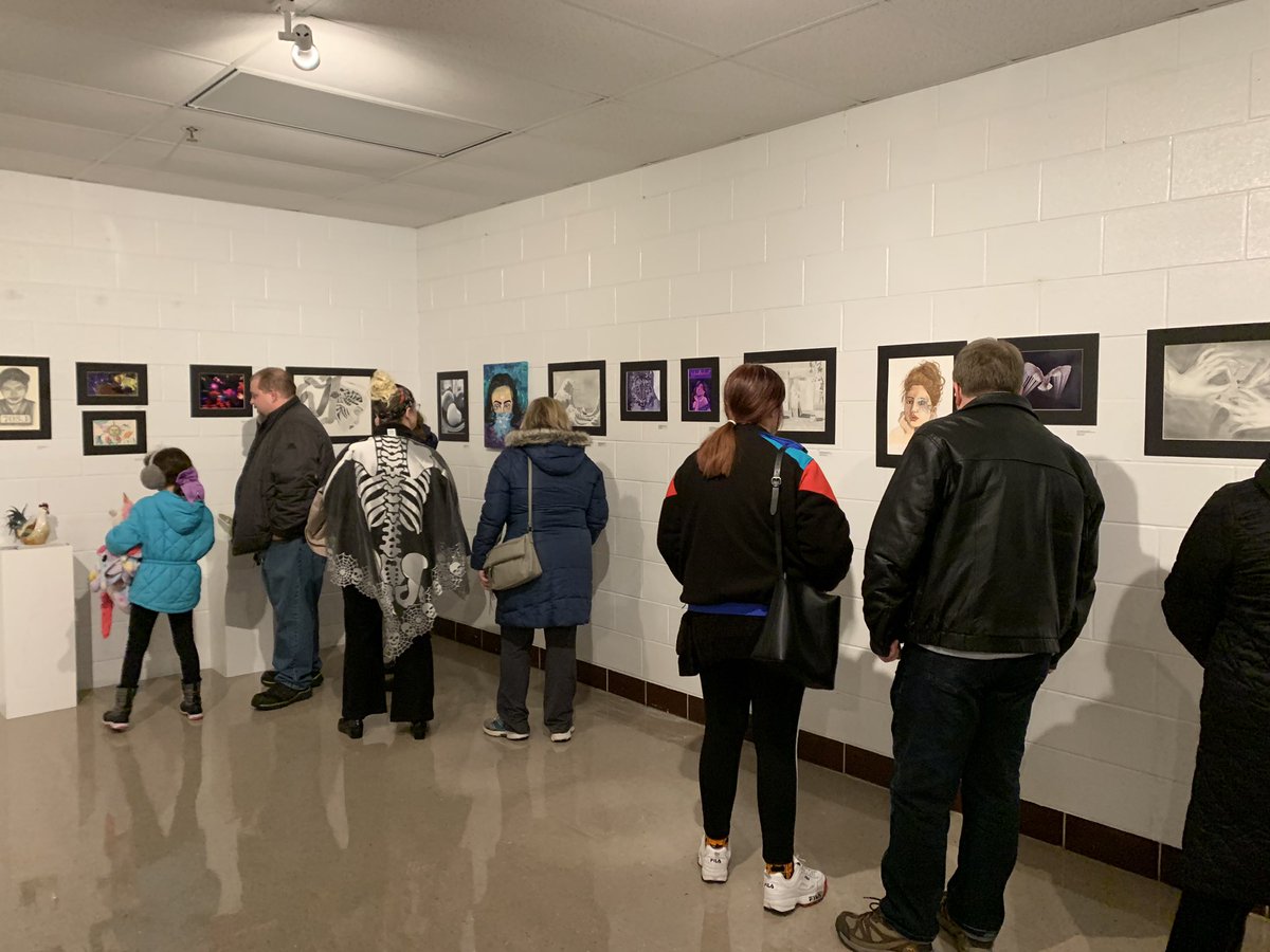 MrHennebry_lhs's tweet photo. Awesome turnout, thanks to all who attended the first night of the “Illuminated” art exhibit! Come by tomorrow and Saturday 5:45-6:45! #gallery306 #golemont @LHS210Jeglinski @MrsIdell_lhs210 @MrNommoLemont https://t.co/8N3uHkNY3A
