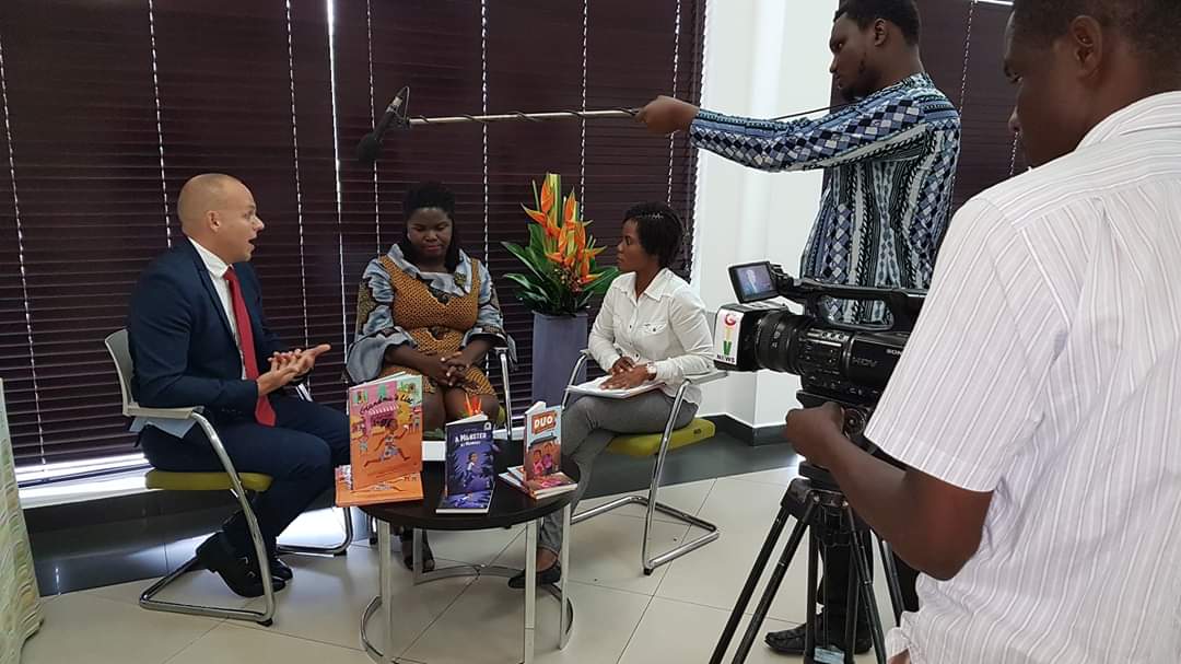 rrtgbc's tweet photo. Improving the reading culture in Ghana begins while young. This a Ghanaian entrepreneur Deborah Ahenkorah is doing with emphasis on African Literature to enable children of African descent appreciate their own.#GlobalPluralismAward #HighCommissionCanada https://t.co/JKaxDWyMPz