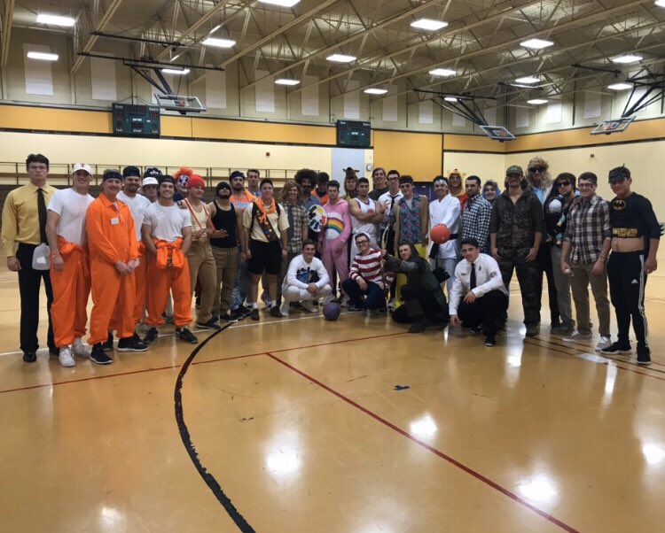 The snow can’t stop us, happy Halloween from Leatherneck Baseball ⚾️🎃

#TRADITIONofTOUGH
