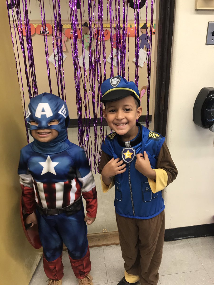 jbarca15's tweet photo. Halloween Fun! @5thAveSchool https://t.co/fRgMmD3Bpn