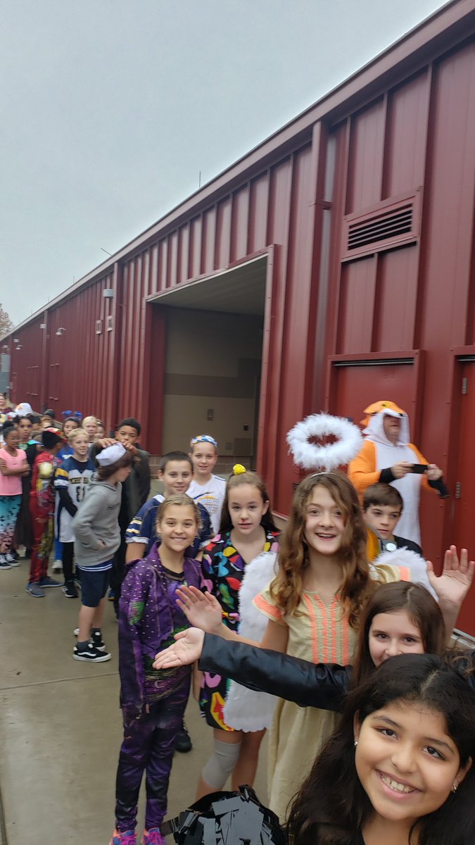 mrcookbcps's tweet photo. Today was a whirlwind of fun and excitement! From a costume parade to a Pumpkin STEM activity,  my 5th graders could not have had any more fun:) https://t.co/qoENwfHvmu
