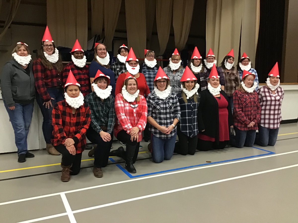reynoldscentral's tweet photo. Happy Halloween from Reynolds staff! #knomes #notsantas #nesd #rcs https://t.co/tqfNR7Qdp9