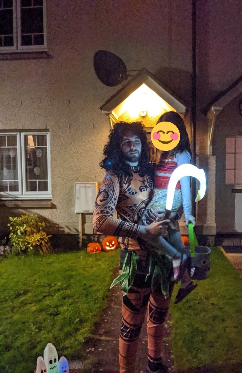 JLBleakley's tweet photo. Special shout out to my brother in law who stepped up when my daughter wanted to be Moana but her dad had to work. #Unclepoints #halloween2019 https://t.co/zql1KJWU89