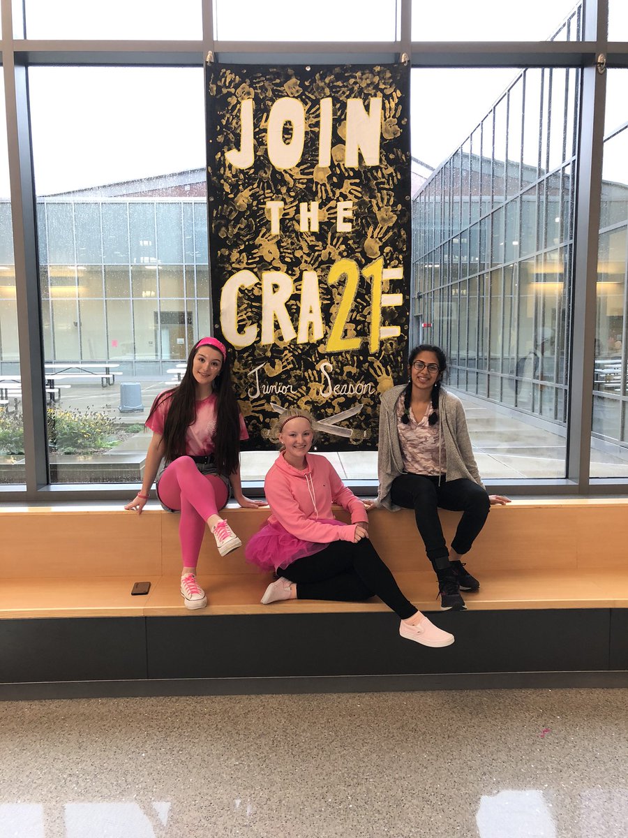 stonebrakerFHS's tweet photo. Super proud of the class of 2021! The class banner is up, our hallway is decorated, and we are stoked for the pep rally tomorrow! It’s been a wonderful spirit week and homecoming looks just as promising! #FHSoneteam #classof2021 https://t.co/1lhBi5mUMd