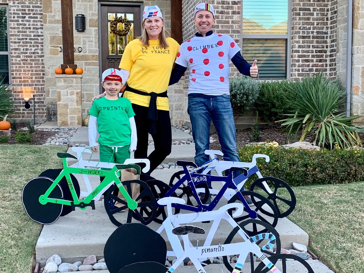 LITTLEaHOBBS's tweet photo. Happy Halloween! @LeTour https://t.co/65sB8Ljgwx