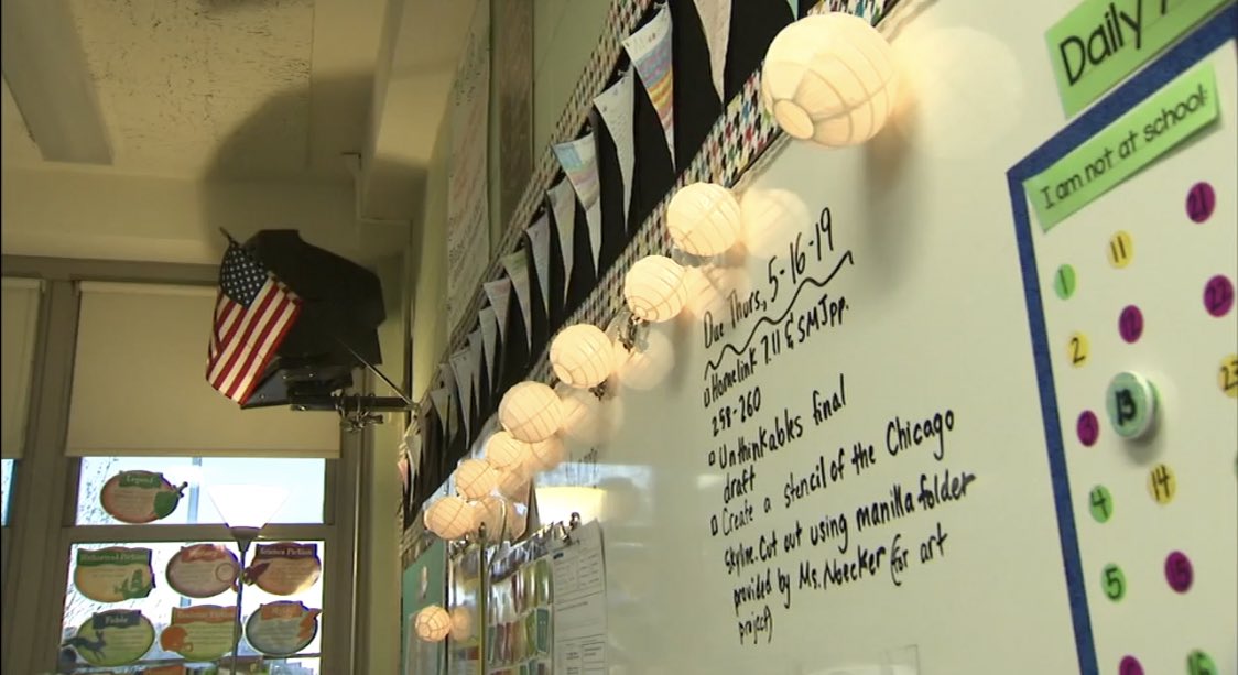 AlexisMcAdamsTV's tweet photo. Back to school! Chicago Public Schools will be back in session Friday after teachers and Mayor Lori Lightfoot reached a deal to end the 15-day strike. The teachers will be paid for five of the 11 days of school that they missed. #CPSStrike https://t.co/pHxolbvwCc