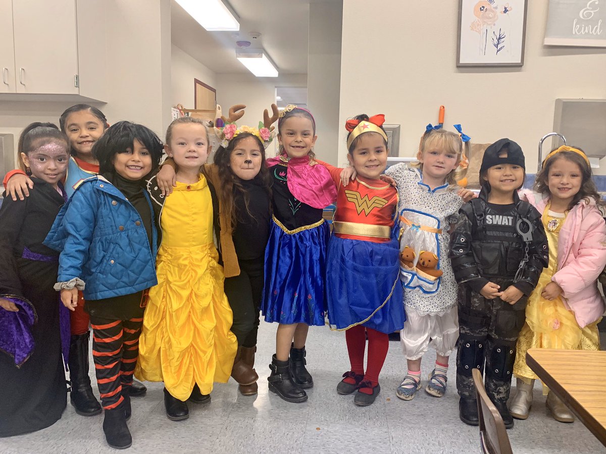 TorresEdith24's tweet photo. Happy Halloween 🎃👻 #LRSLobos https://t.co/iLti4RCk18