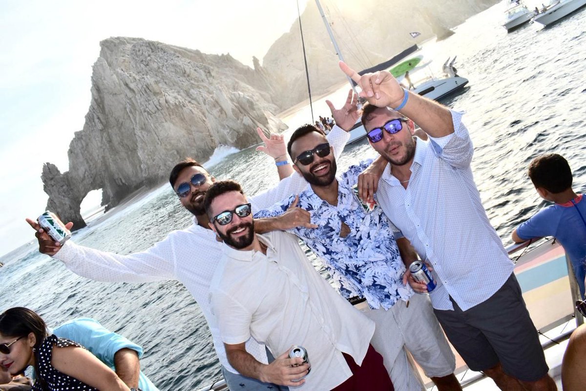 This is #Cabo
.
.
.
#Sunset #Party #Drink #LosCabos #Cabo #Lifestyle #Loveit #Partycruise
