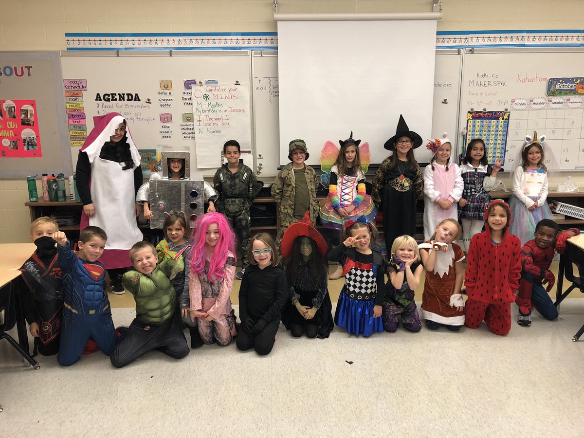 MsVallorani's tweet photo. Happy Halloween 🎃 @stanne_school #stannestyle https://t.co/4PAVgWZBcL