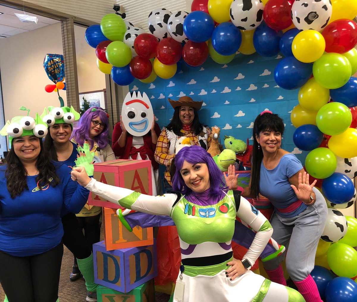FirstmarkCU's tweet photo. From Stranger Things to Rock Stars, we had some fun today! #FirstmarkFun #HappyHalloween https://t.co/sRcbs0uPIx