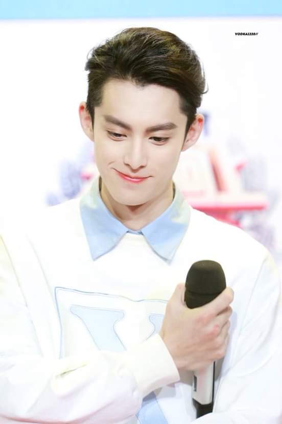 12. Dylan Wang (王鹤棣, Wáng Hè Dì)M.Y. EntertainmentDecember 20, 1998183cmfave features: face,speaking voice, body & overall adorableness uwu