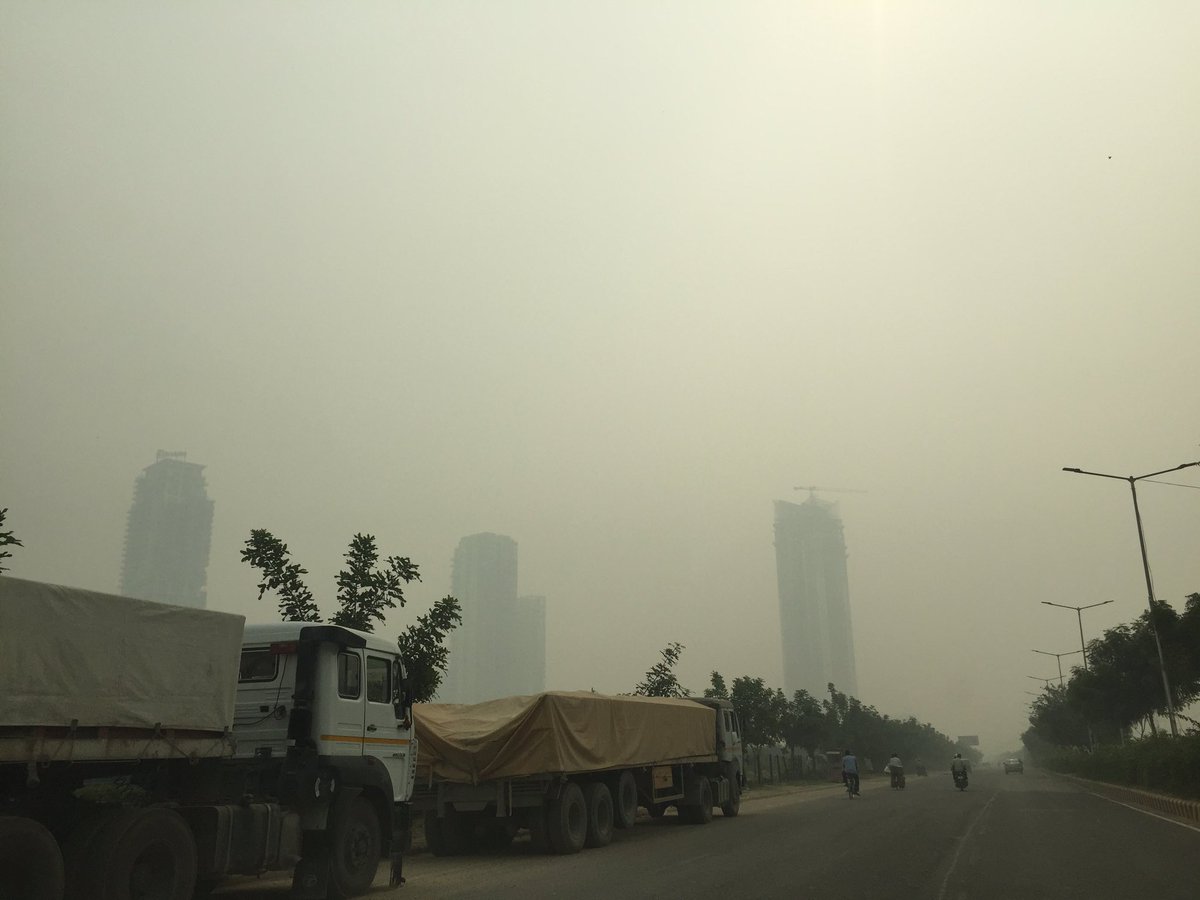 YasheshYadav's tweet photo. Good Morning
#Smog
#Pollution
#Gurugram
@CPCB_OFFICIAL @cmohry https://t.co/NjObwlivaw