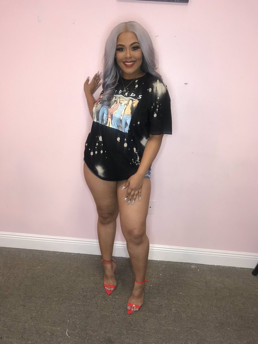 ___marisaD's tweet photo. She Only 21 & She A Savage 🥳🍾🤪 #ItsMyBirthdayyyyy #21212121🤪 #DifferentBitch #DifferentShit https://t.co/731oqeF7Ma