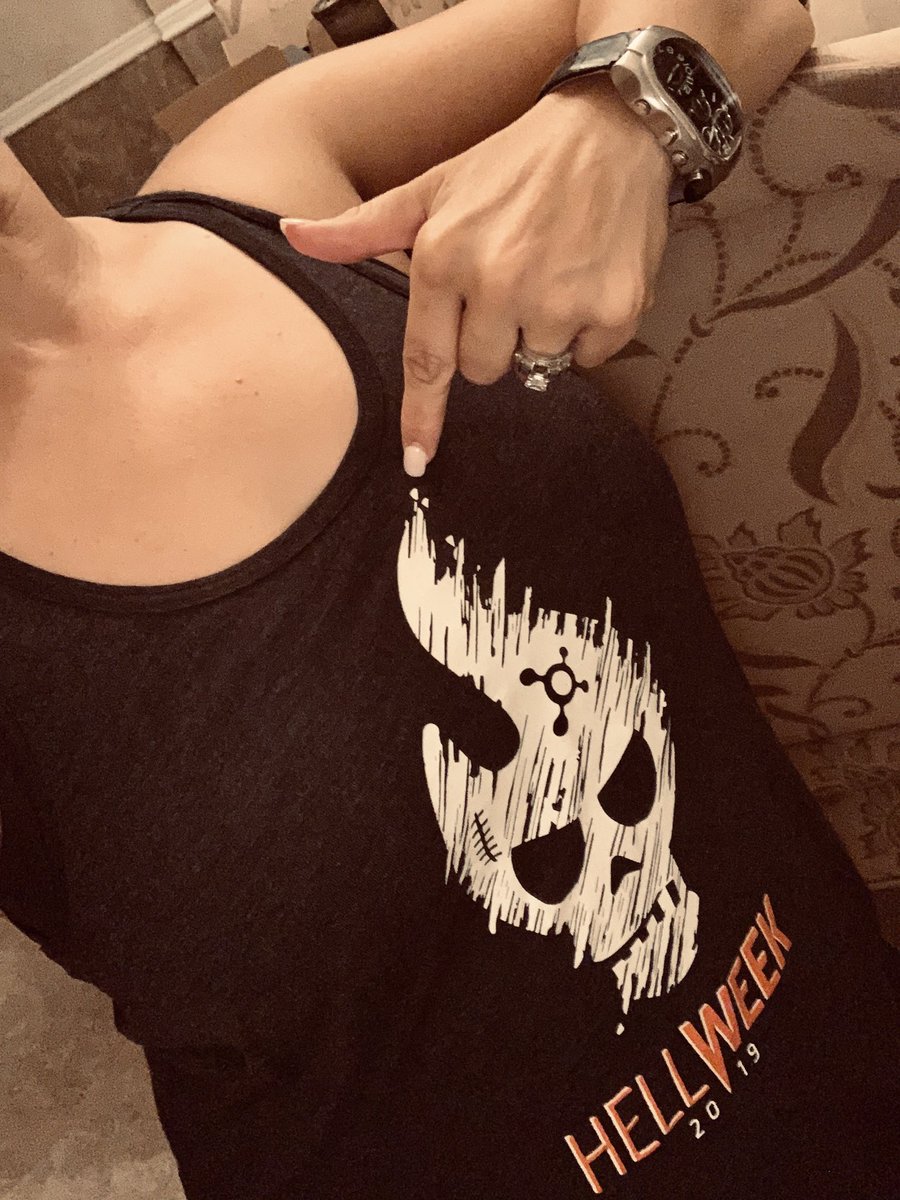 pink_funk's tweet photo. Hella late, but my Halloween costume was someone who pushed thru #HellWeek2019 ⁦@orangetheory⁩ despite having extensor tendonitis in both feet. 🍊 https://t.co/RsRNapJQVC