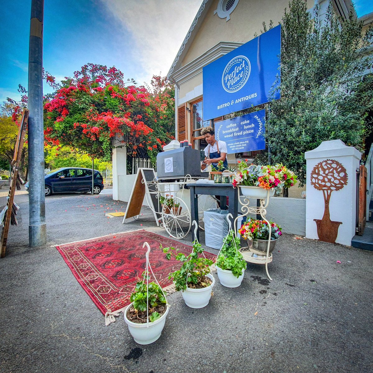 PerfectPlaceCN's tweet photo. #perfect2go is 1 month old!
Thank you for all your support.
We look forward to seeing you in front of @perfectplacewellington early in the morning.
.
And as we always say: #startwell
.
#heartwellington #streetcoffee #mobilecoffee #coffee https://t.co/7x7Ip3vIAb