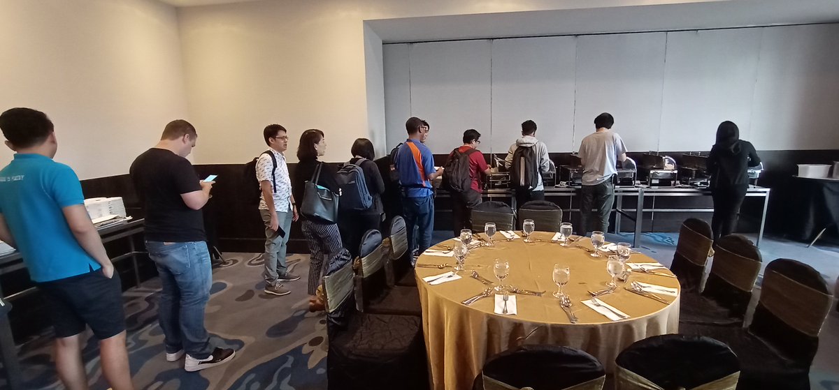 WordPressKL's tweet photo. Lunch Time #WCKL2019 #WordCamp #Malaysia https://t.co/dqQCN9cZdR