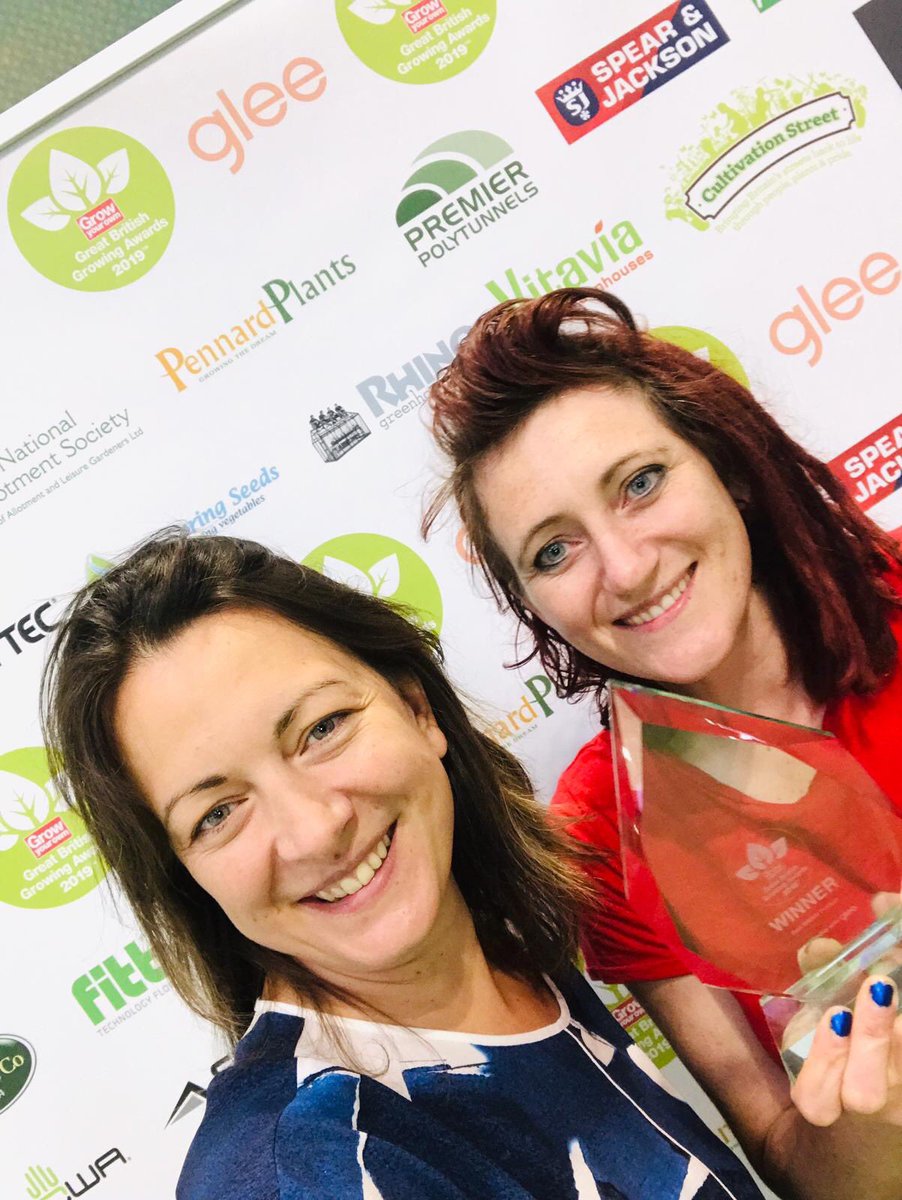 seed_ball's tweet photo. Mika and Em ๐
Weโre multi award winning donโt chase know ๐คฉ๐โค๏ธ
#wildlifegarden #wildflowergarden #seedball #gift #winner #testedbyexperts https://t.co/24Ivvfph7y