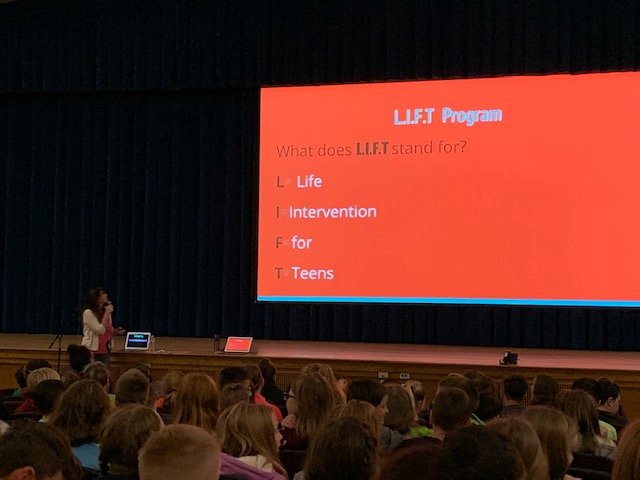 6thCoyotes's tweet photo. 6th-grade students learned about the LIFT team during their Red Ribbon Week Presentation on Wednesday, October 30th.  This year's theme was Send a Message.  Stay Drug-Free! https://t.co/DYzYetxj8g