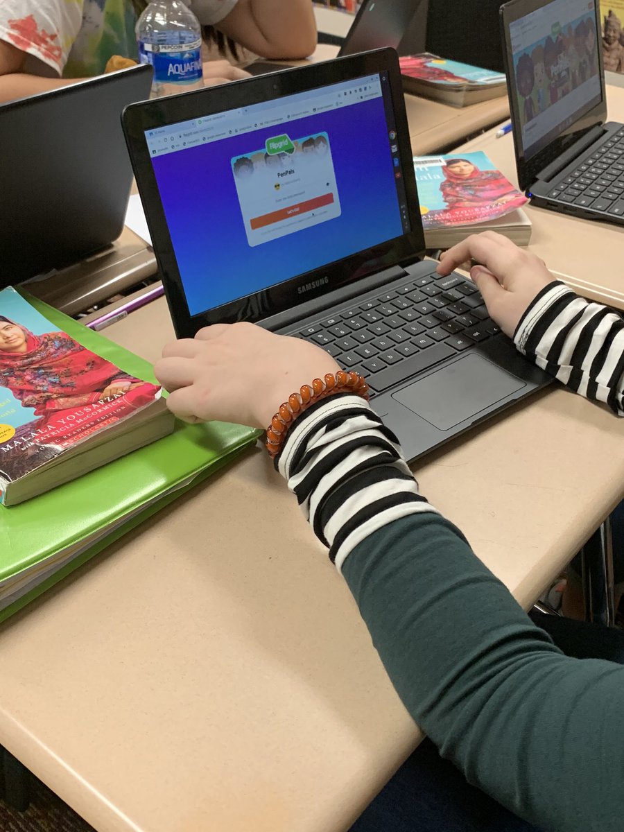 DapheneBlash's tweet photo. I absolutely LOVED observing Mrs. Dorrity’s class to see how she uses #flipgrid with her students to connect with kids in Israel!! WOWWWWW!!! #mindblown #DorritysTheBest #MCMSBulldogs #PineappleMCMS @MCMS_Bulldogs @dorritymcms https://t.co/7SAnyissoX
