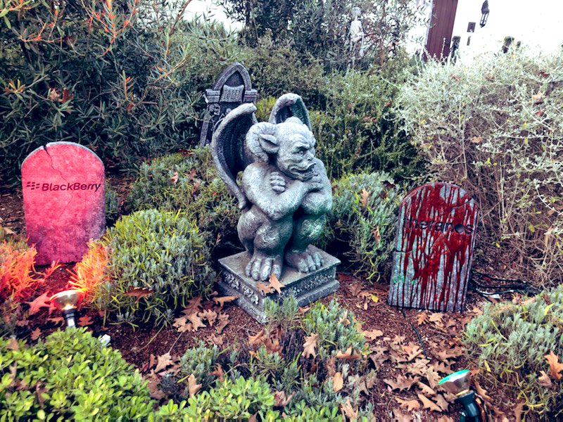 Best Halloween decorations in Silicon Valley for 2019 by a very witty VC (thx for the photos <a href="/amyjrosenberg/">amy j rosenberg (parody)</a>)