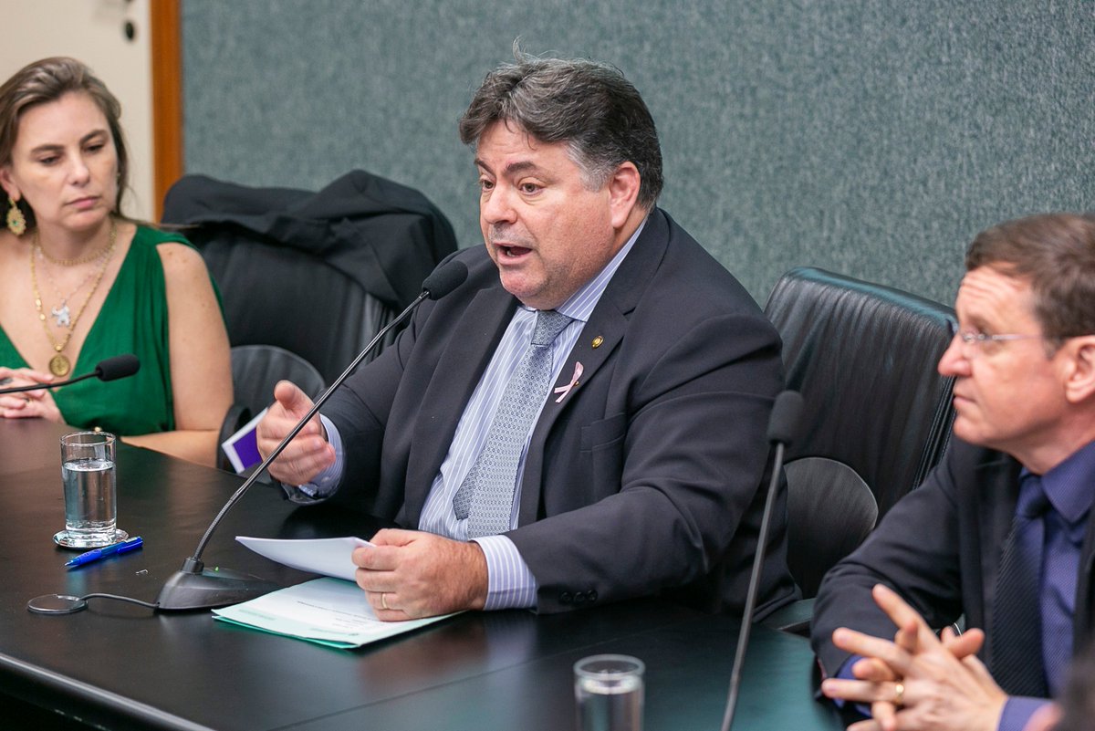 SergioMotta10sc's tweet photo. Essa semana a Comissão de Defesa dos Direitos da Criança e do Adolescente da ALESC aprovou por unanimidade o PL nº 061.3/2019, de minha autoria, que institui a Semana de Prevenção, Conscientização e Combate à Automutilação. Veja mais: https://t.co/XwAmEpEikr https://t.co/pvmdYBq19f