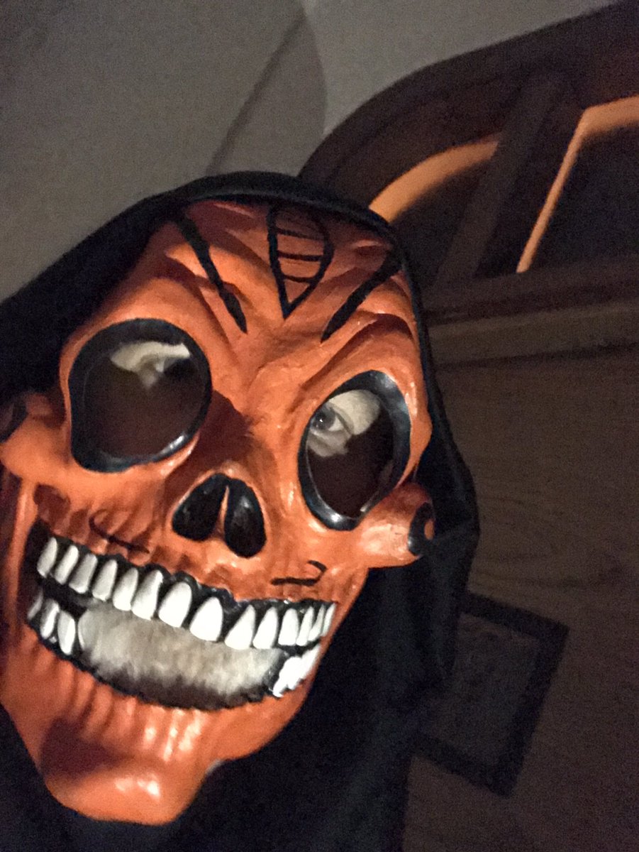 NelsonCityJ's tweet photo. Not in a “sue us” kinda way, but hypothetically, supervising parents and guardians 19+ get theoretical, Halloween to-go beers @ the pink church tonight #NelsonBC https://t.co/uoFoO7fLLA