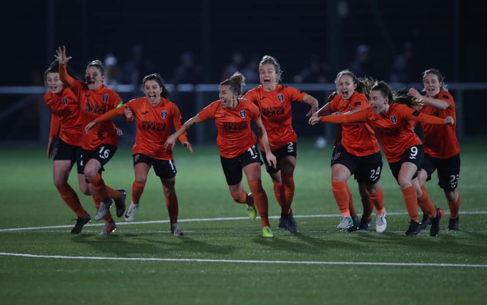 LauraMonty4's tweet photo. I actually have no words. But this makes the last 21 years of your life worth it. What a club, what a group of players. They aren't changing history, they HAVE changed history for girls and women. In awe of them at times........ https://t.co/hiou1ArXVQ