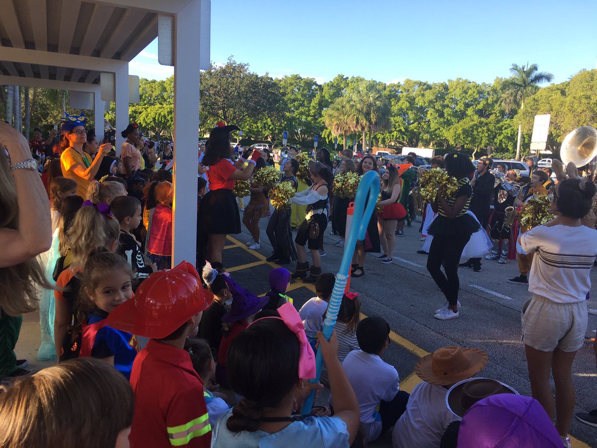 Thank you <a href="/cypbayband/">Cypress Bay Band</a> for an amazing morning leading our annual Storybook Parade! @PrincipalCBHS <a href="/CityofWeston/">City of Weston</a> @ESCadre9