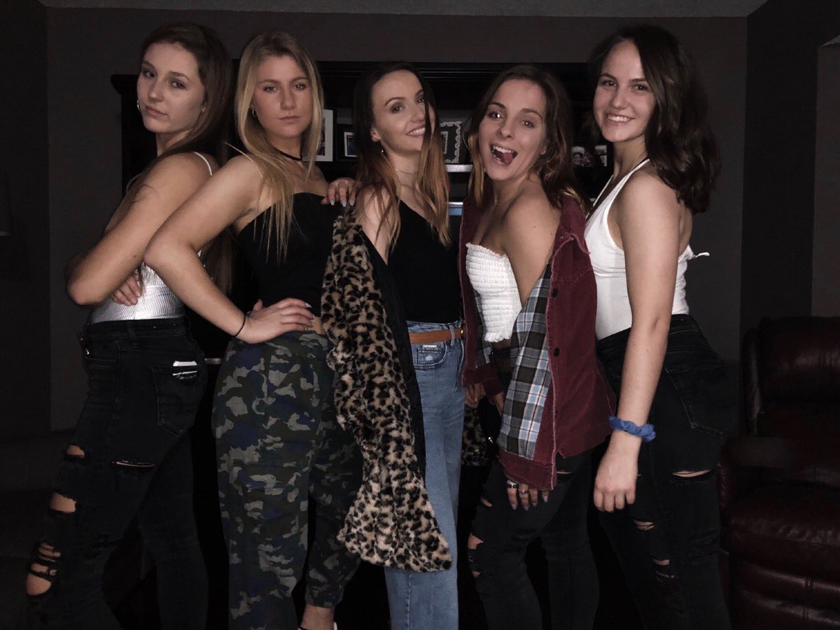 _chendy17's tweet photo. happy bday from miles and miles away to this bad bitch i hope you have the most amazing night and i can’t wait for you to come visit ;) https://t.co/qcVwyZtppR